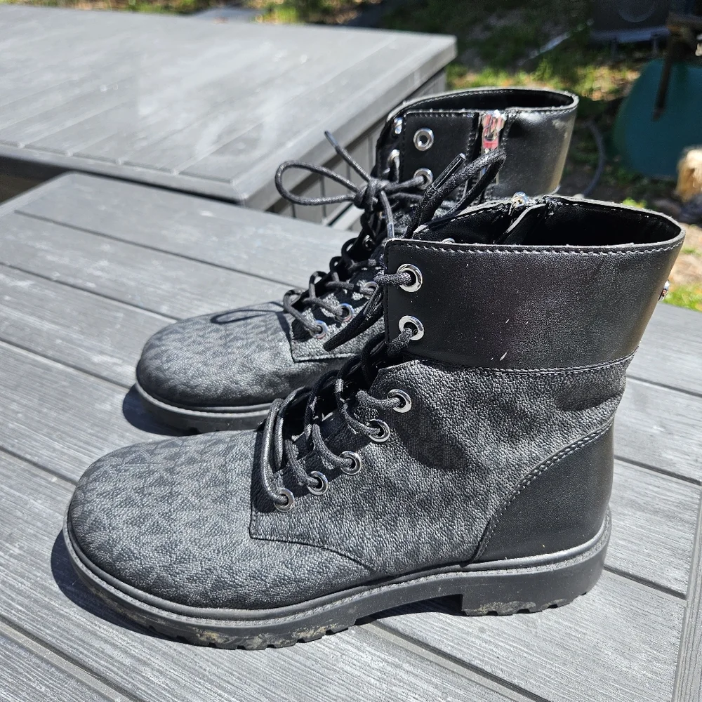 Michael Kors Alistair‎ Bootie Women's Classic Combat Black Size 7.5   ❤️❤️❤️❤️